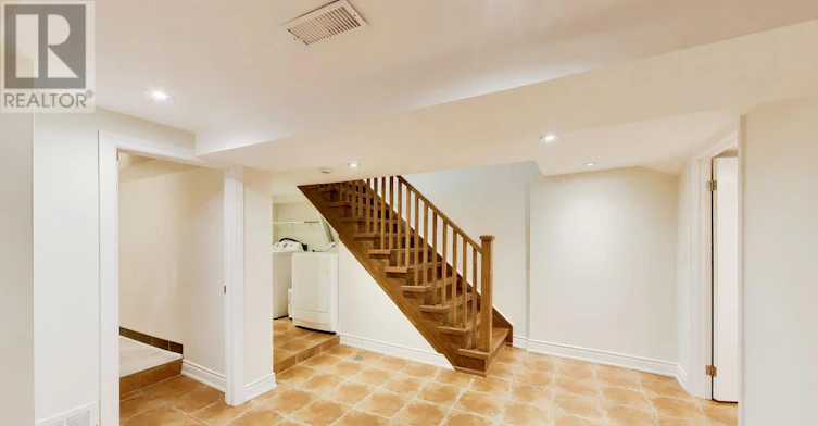 MAIN-32 Castleton Avenue, Toronto, ON, M6N 3Z5 - 17