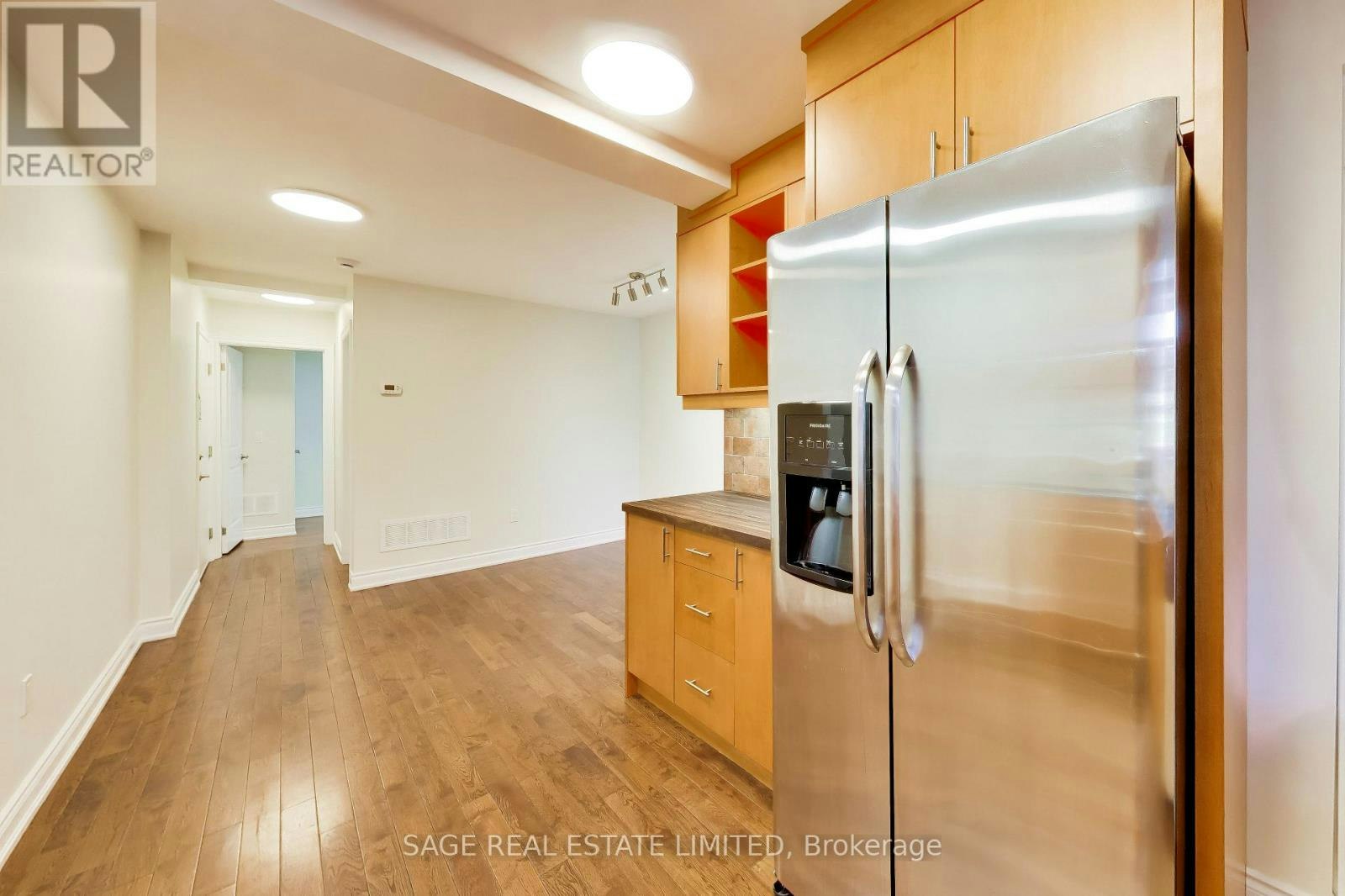 MAIN-32 Castleton Avenue, Toronto, ON, M6N 3Z5 - 11