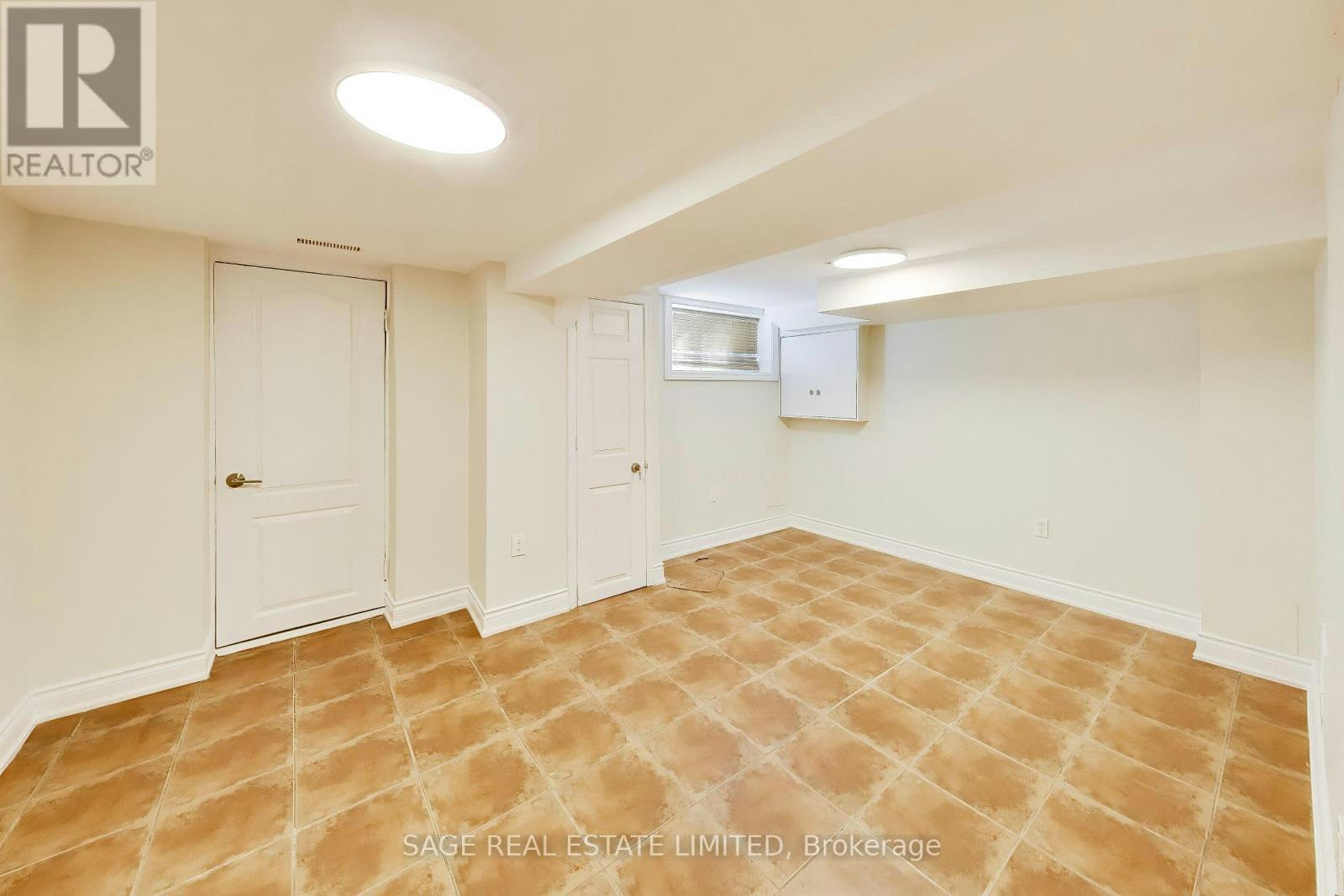 MAIN-32 Castleton Avenue, Toronto, ON, M6N 3Z5 - 18