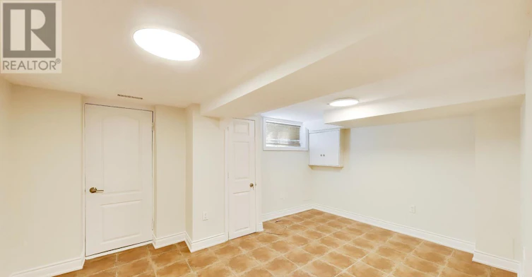 MAIN-32 Castleton Avenue, Toronto, ON, M6N 3Z5 - 18