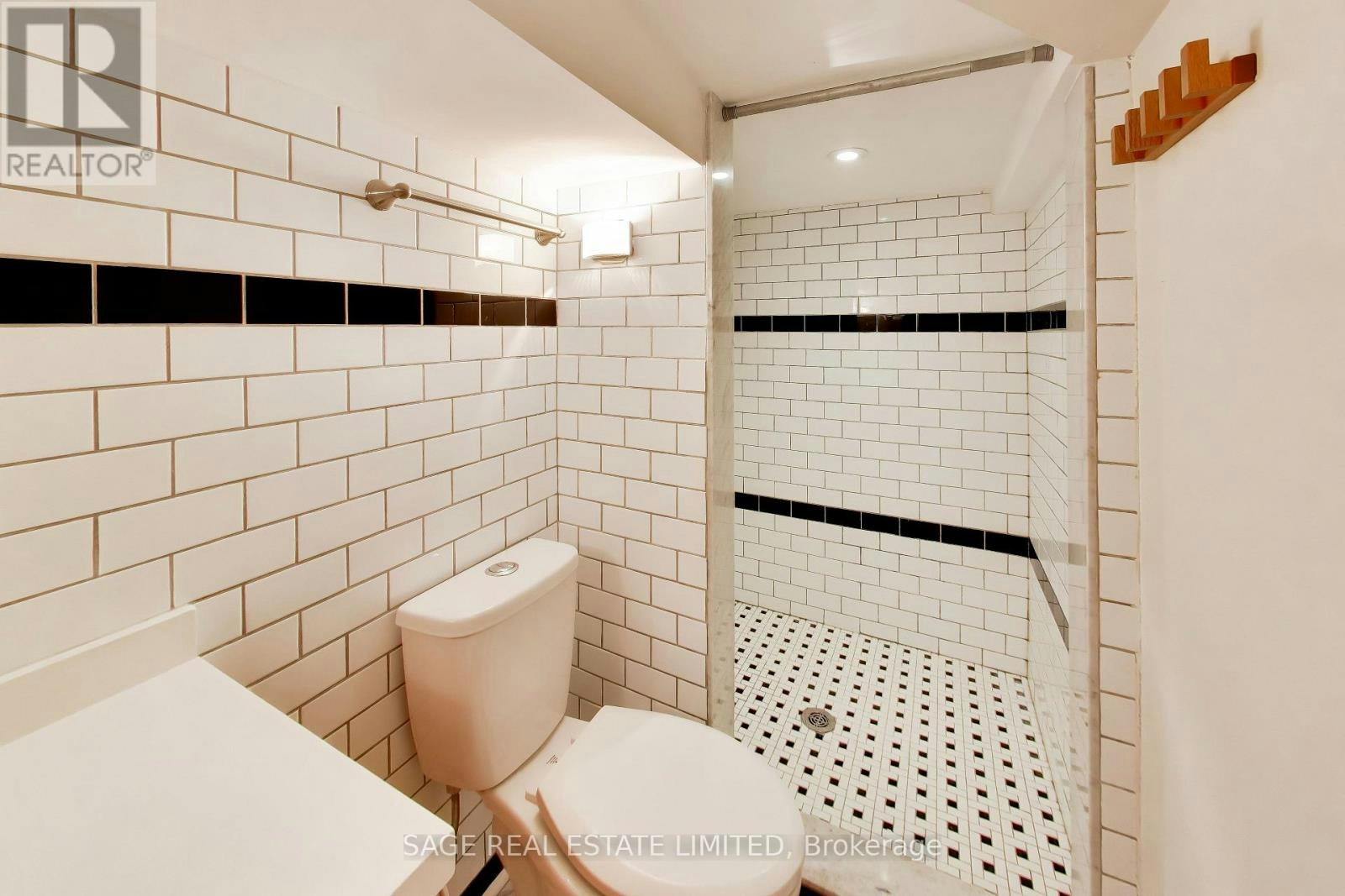 MAIN-32 Castleton Avenue, Toronto, ON, M6N 3Z5 - 22