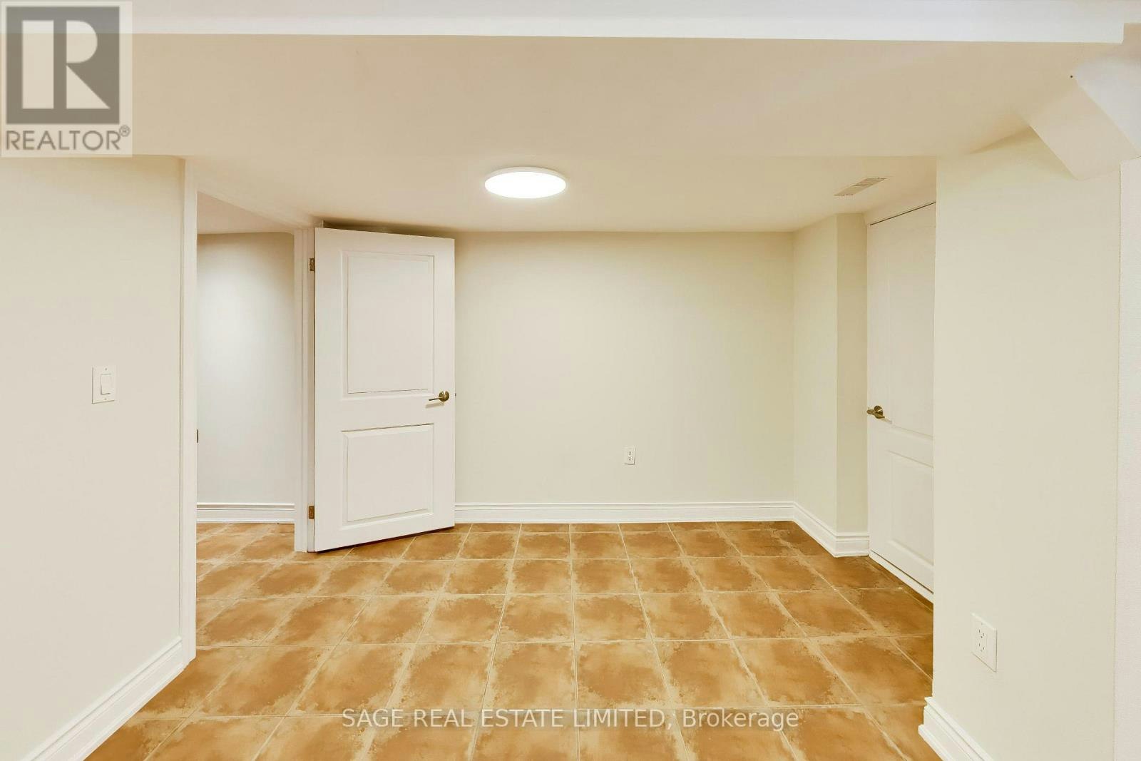 MAIN-32 Castleton Avenue, Toronto, ON, M6N 3Z5 - 19
