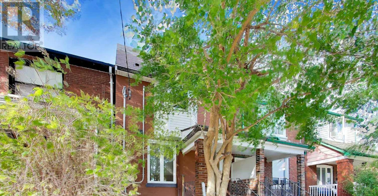 MAIN-32 Castleton Avenue, Toronto, ON, M6N 3Z5 - 3