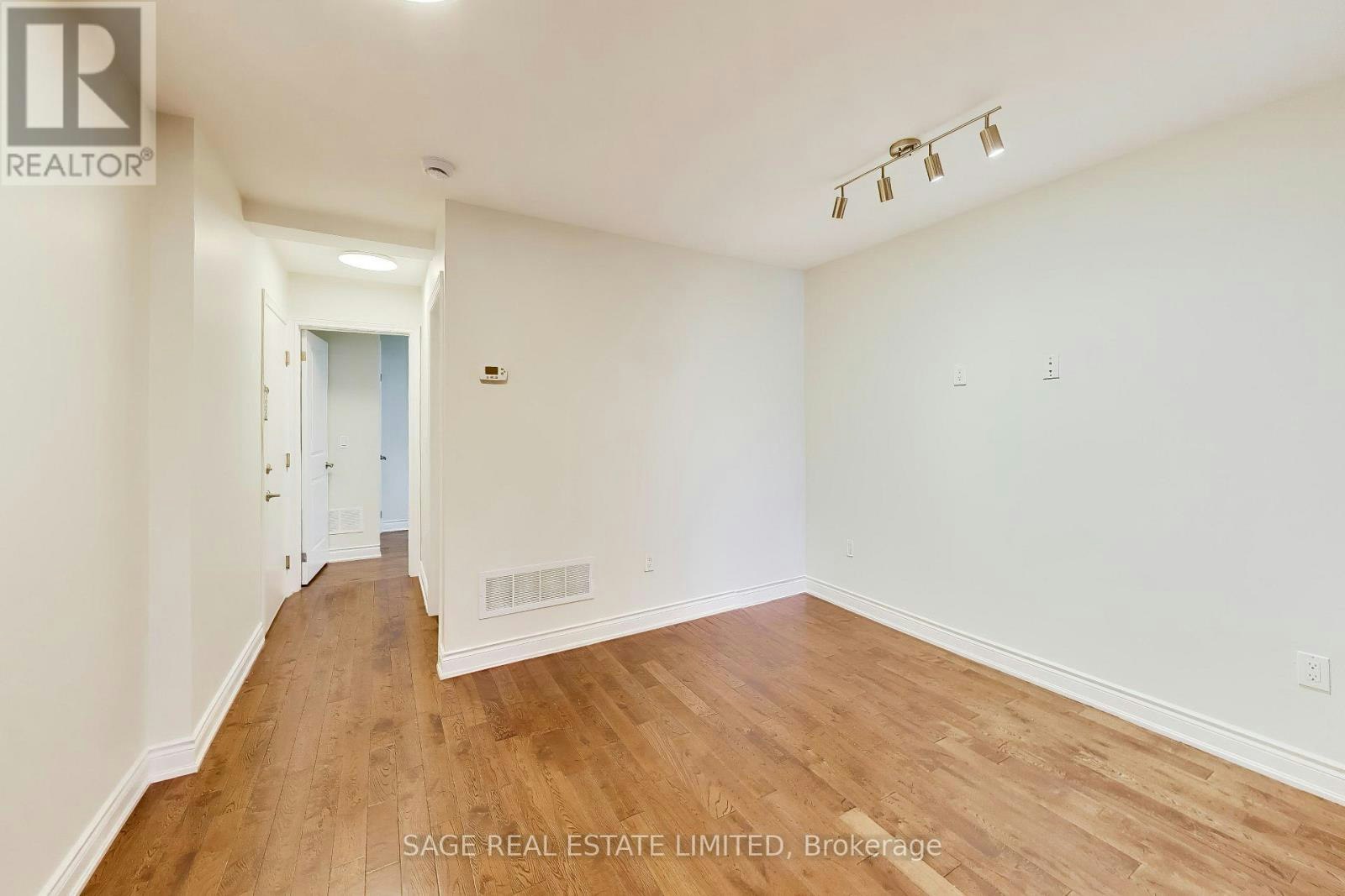 MAIN-32 Castleton Avenue, Toronto, ON, M6N 3Z5 - 8