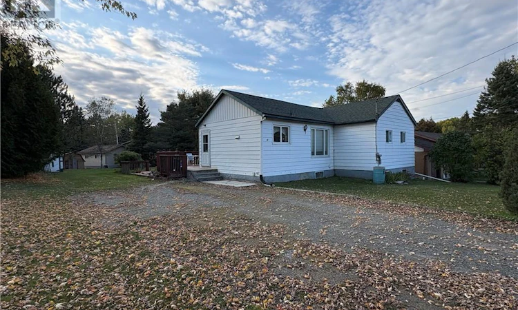 16 Kathleen Street