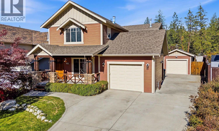 922 Paret Crescent
