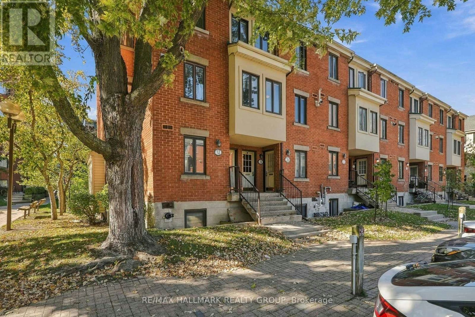 28 Crispin Private, Ottawa, ON, K1K 2T8