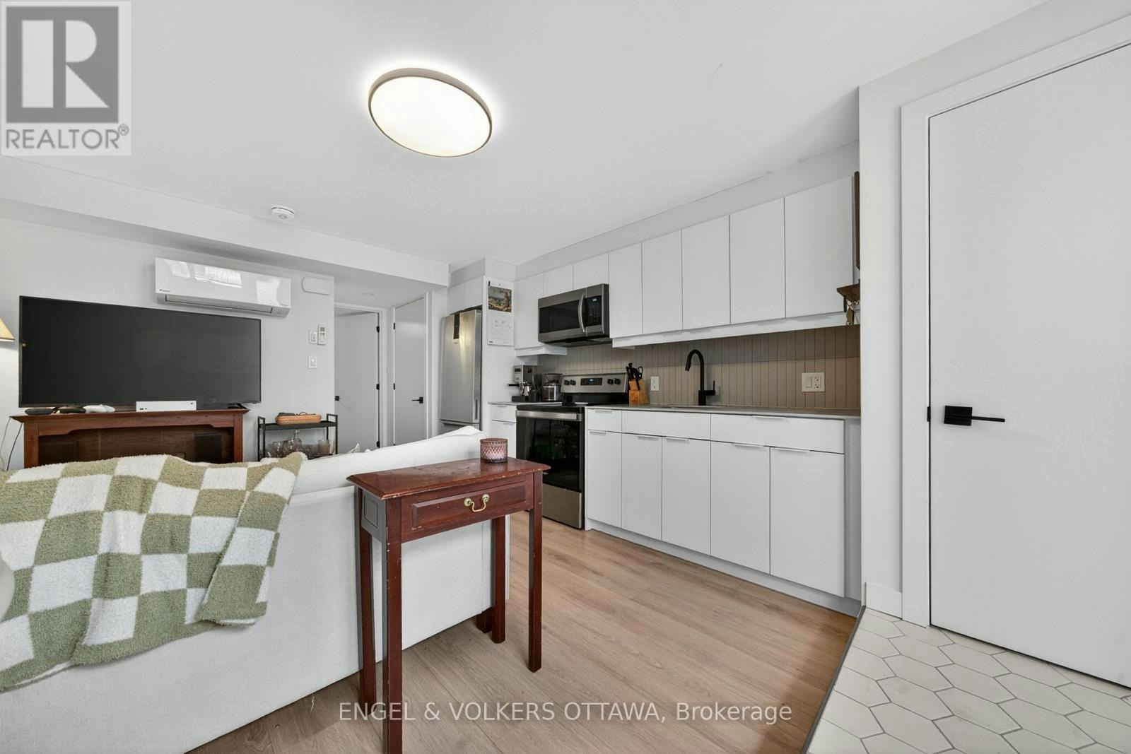 C-51 Fairmont Avenue, Ottawa, ON, K1Y 1X4 - 2