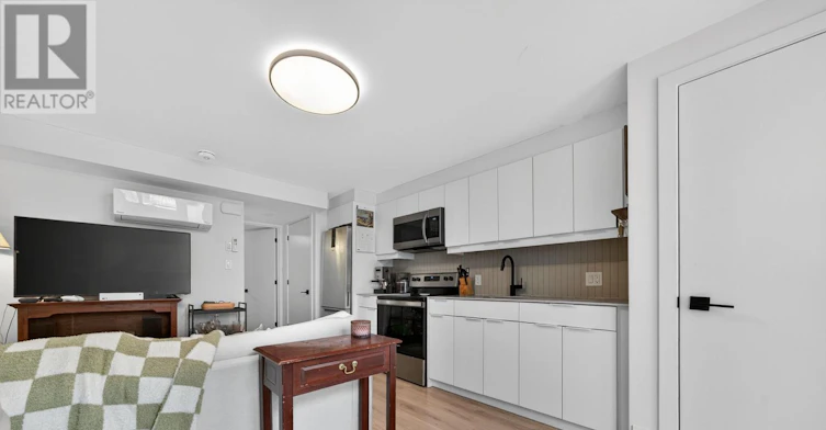 C-51 Fairmont Avenue, Ottawa, ON, K1Y 1X4 - 2