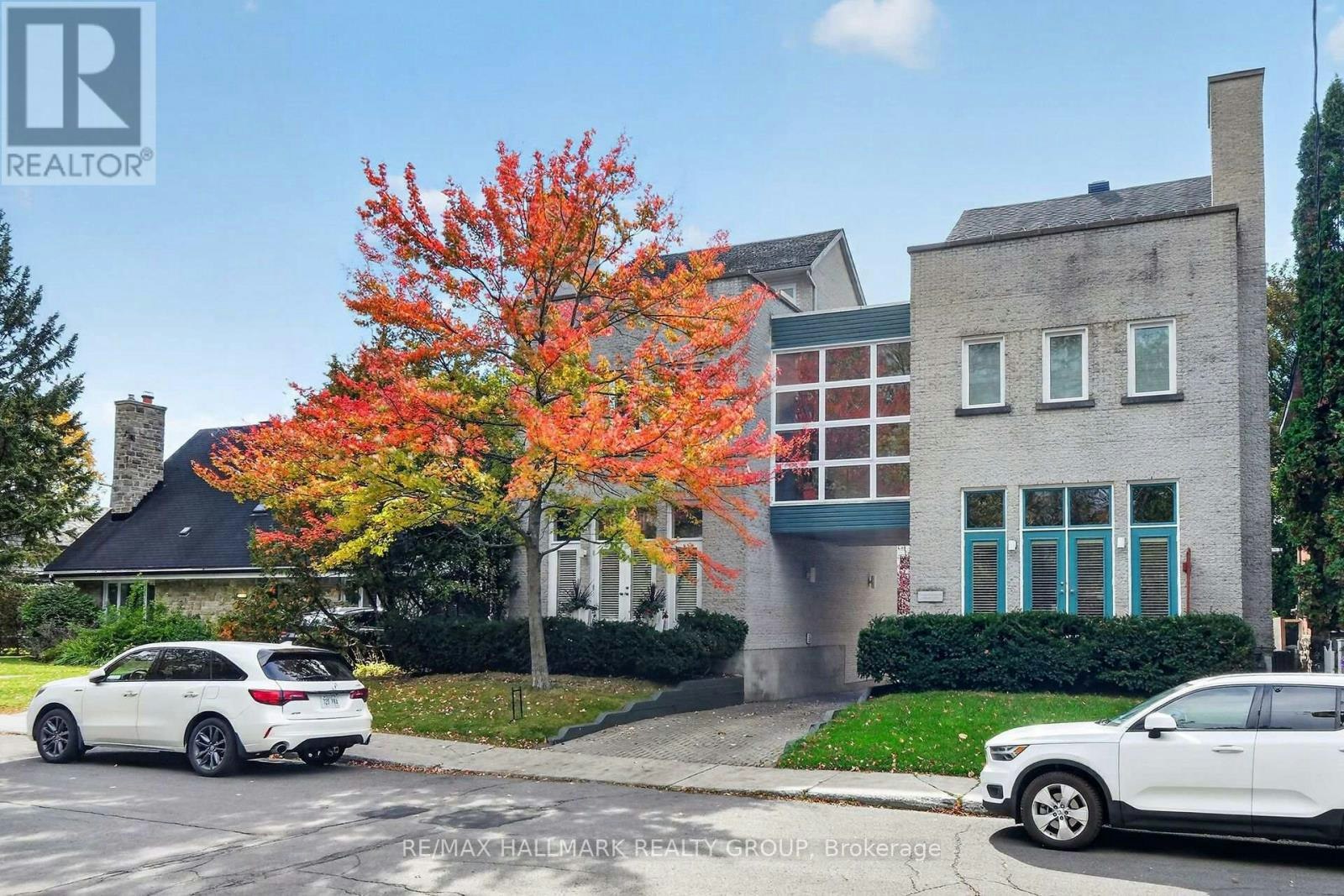 2-121 Mackay Street, Ottawa, ON, K1M 2B4