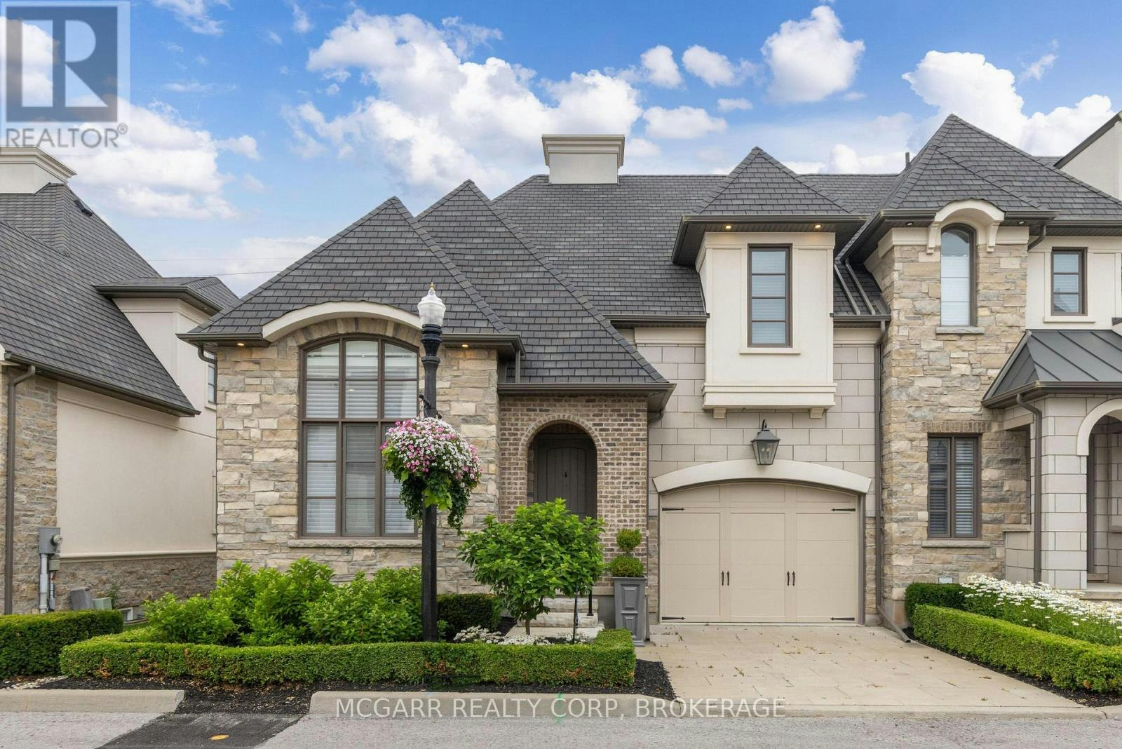 11 Arbourvale Common, St. Catharines, ON, L2T 4C5