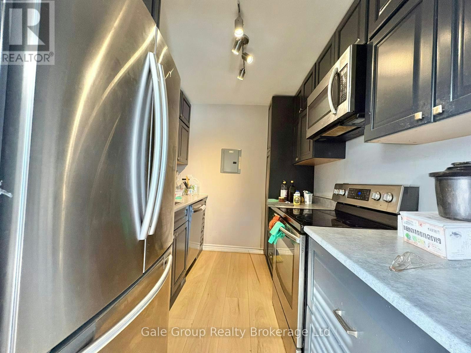 6-25 Paisley Boulevard E, Mississauga, ON, L5A 1P3 - 7