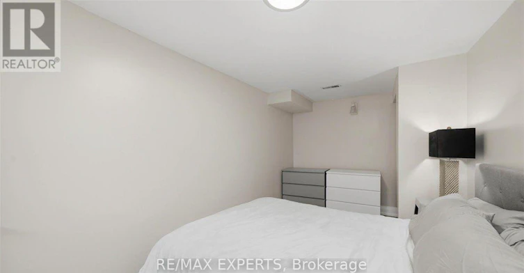 18 Robson Place, Toronto, ON, M2R 2Y3 - 13