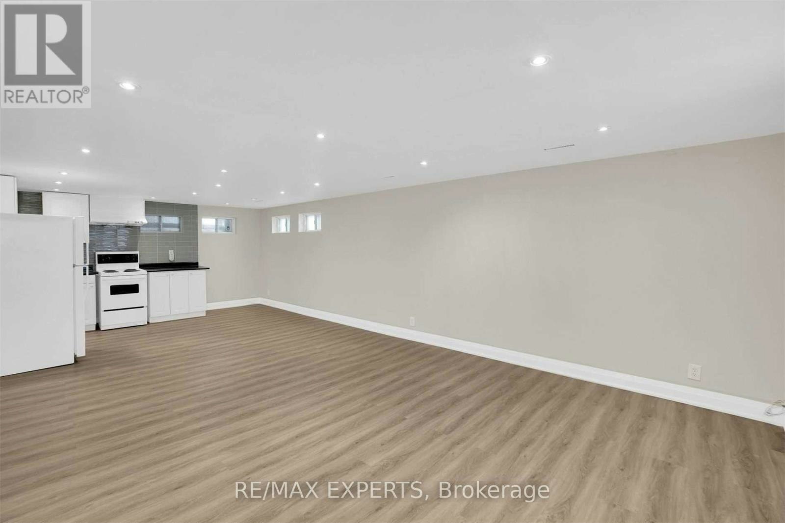 18 Robson Place, Toronto, ON, M2R 2Y3 - 22