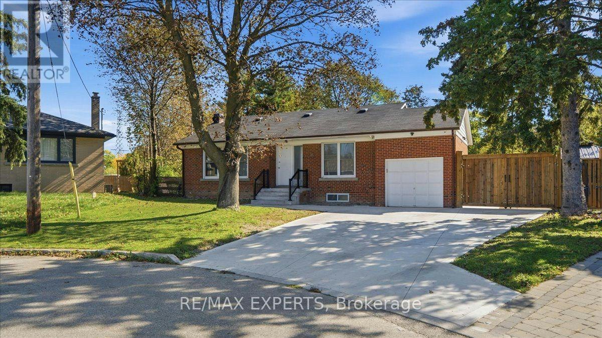 18 Robson Place, Toronto, ON, M2R 2Y3 - 3