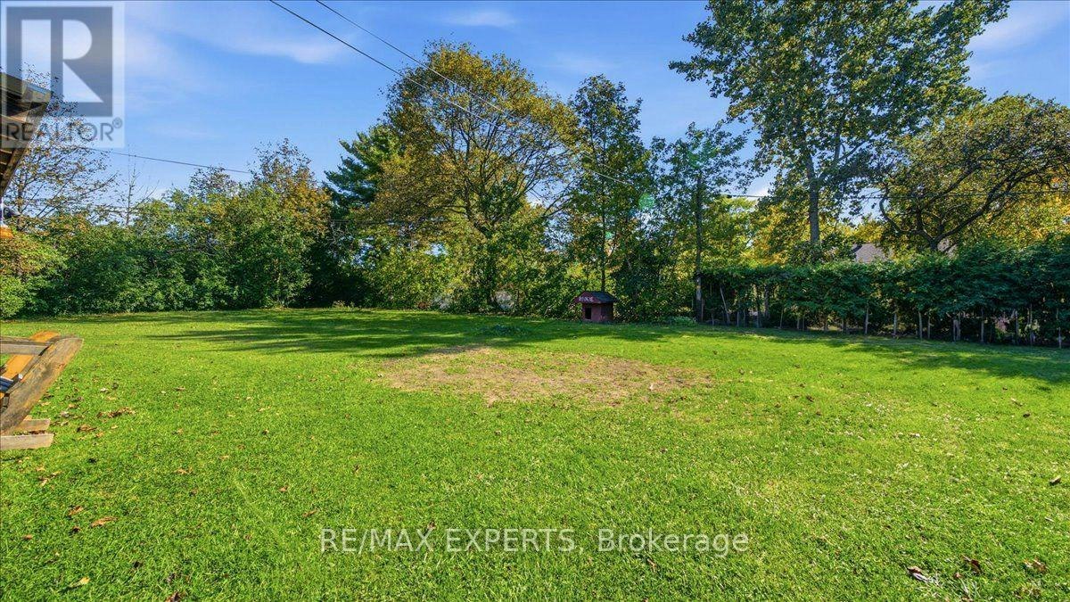 18 Robson Place, Toronto, ON, M2R 2Y3 - 30