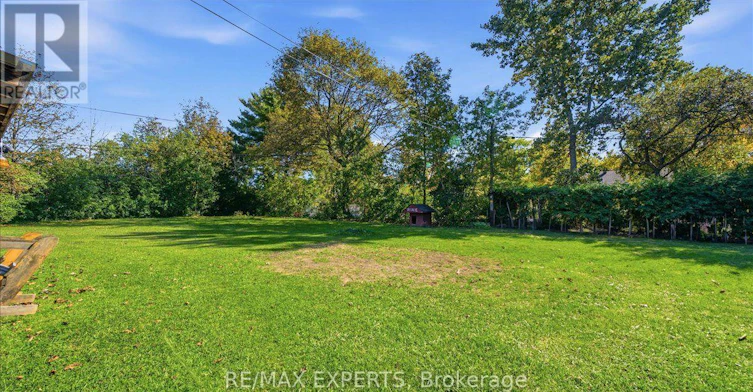 18 Robson Place, Toronto, ON, M2R 2Y3 - 30