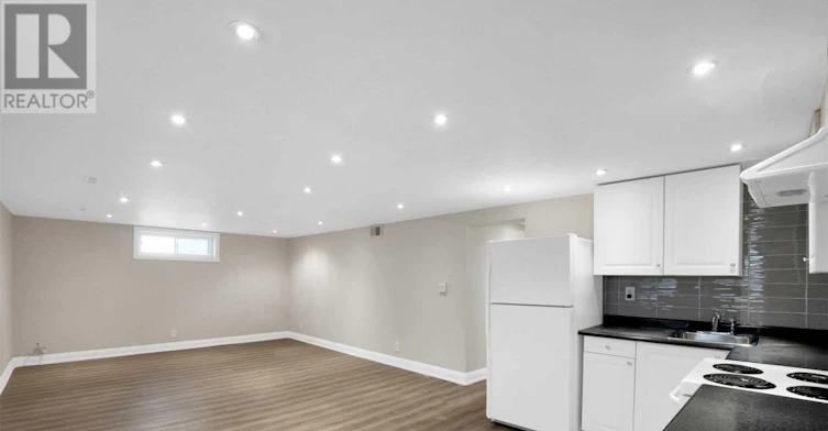 18 Robson Place, Toronto, ON, M2R 2Y3 - 25