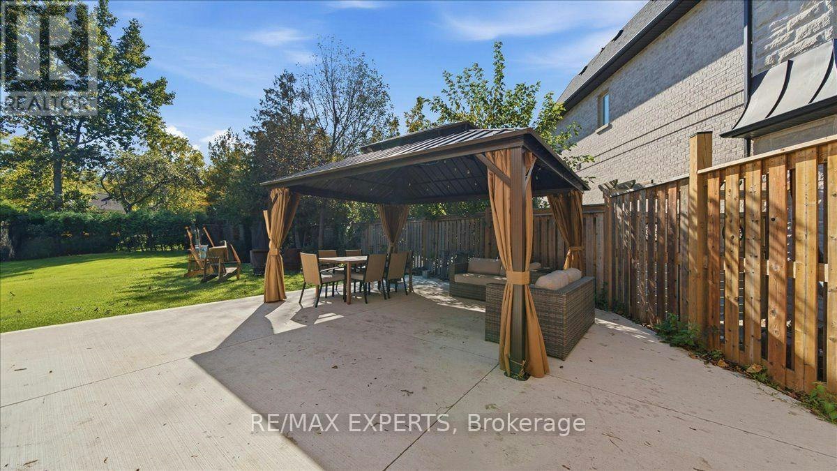18 Robson Place, Toronto, ON, M2R 2Y3 - 27