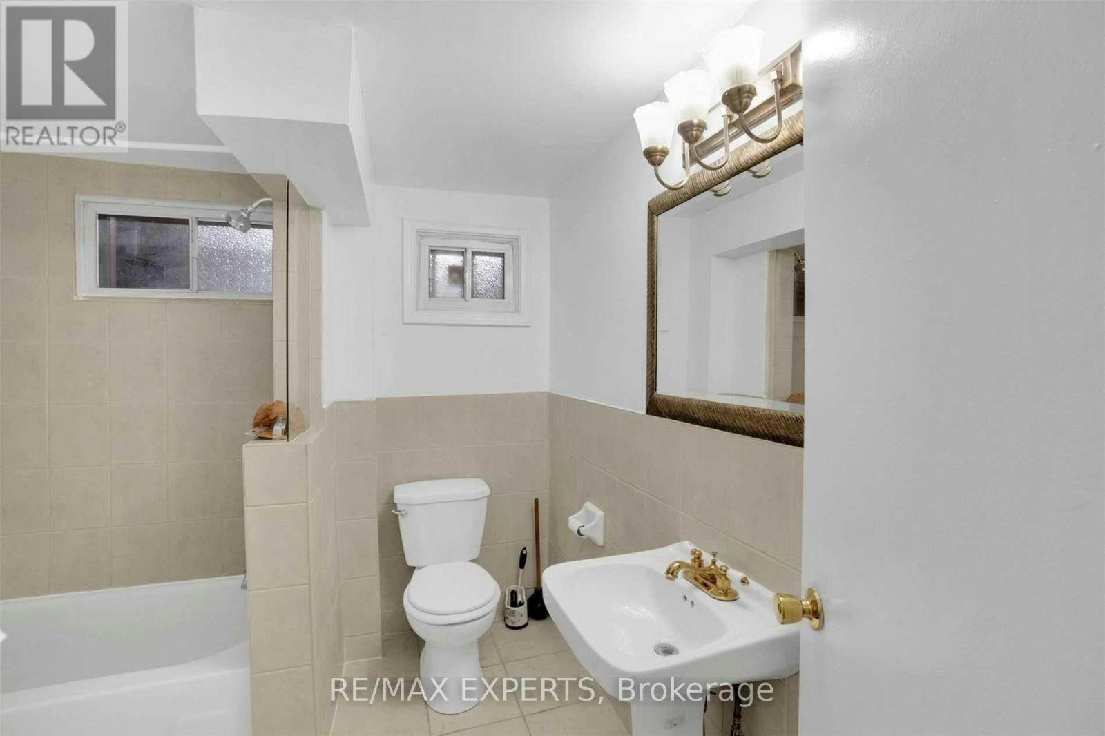 18 Robson Place, Toronto, ON, M2R 2Y3 - 21