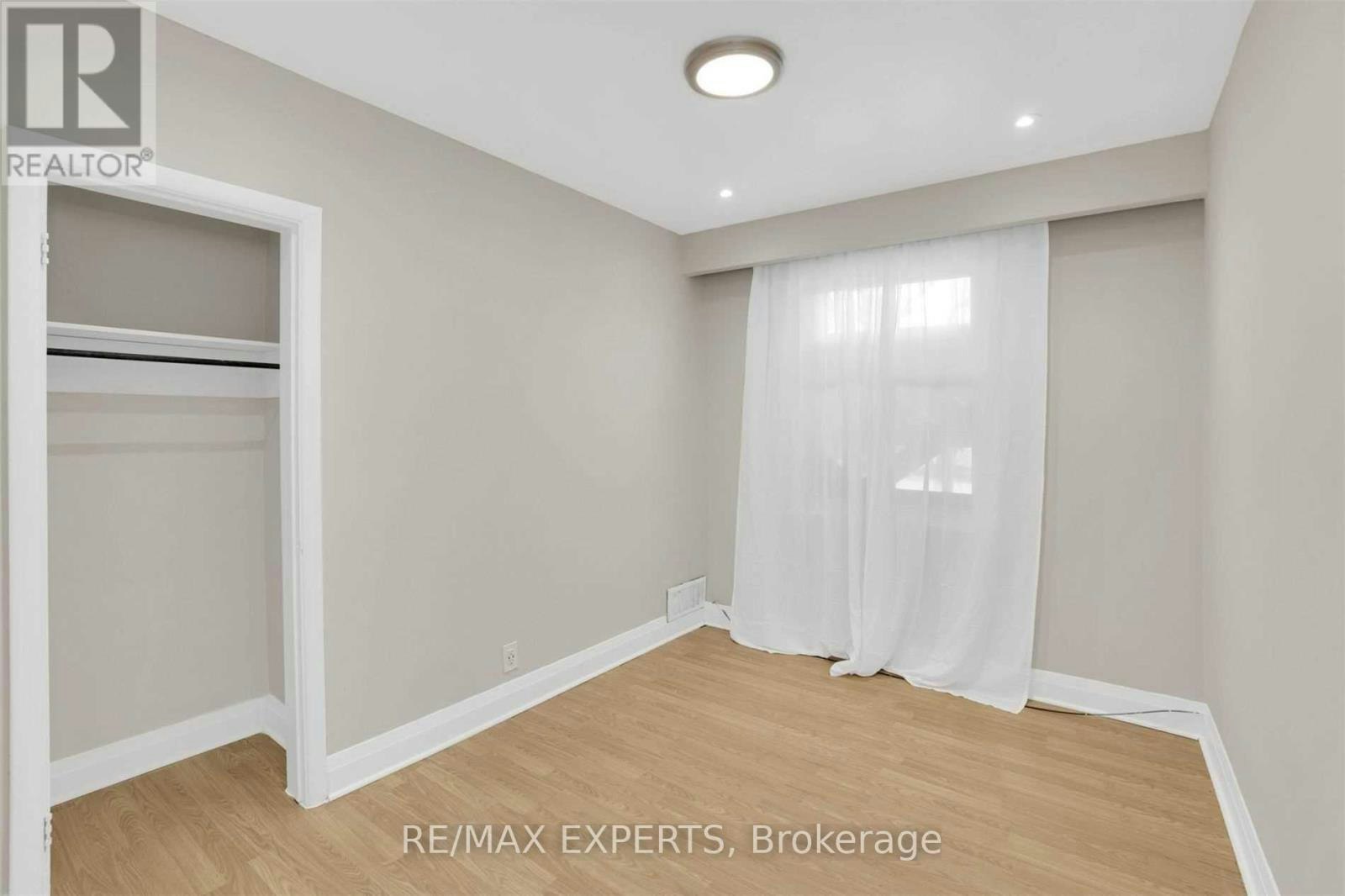18 Robson Place, Toronto, ON, M2R 2Y3 - 15
