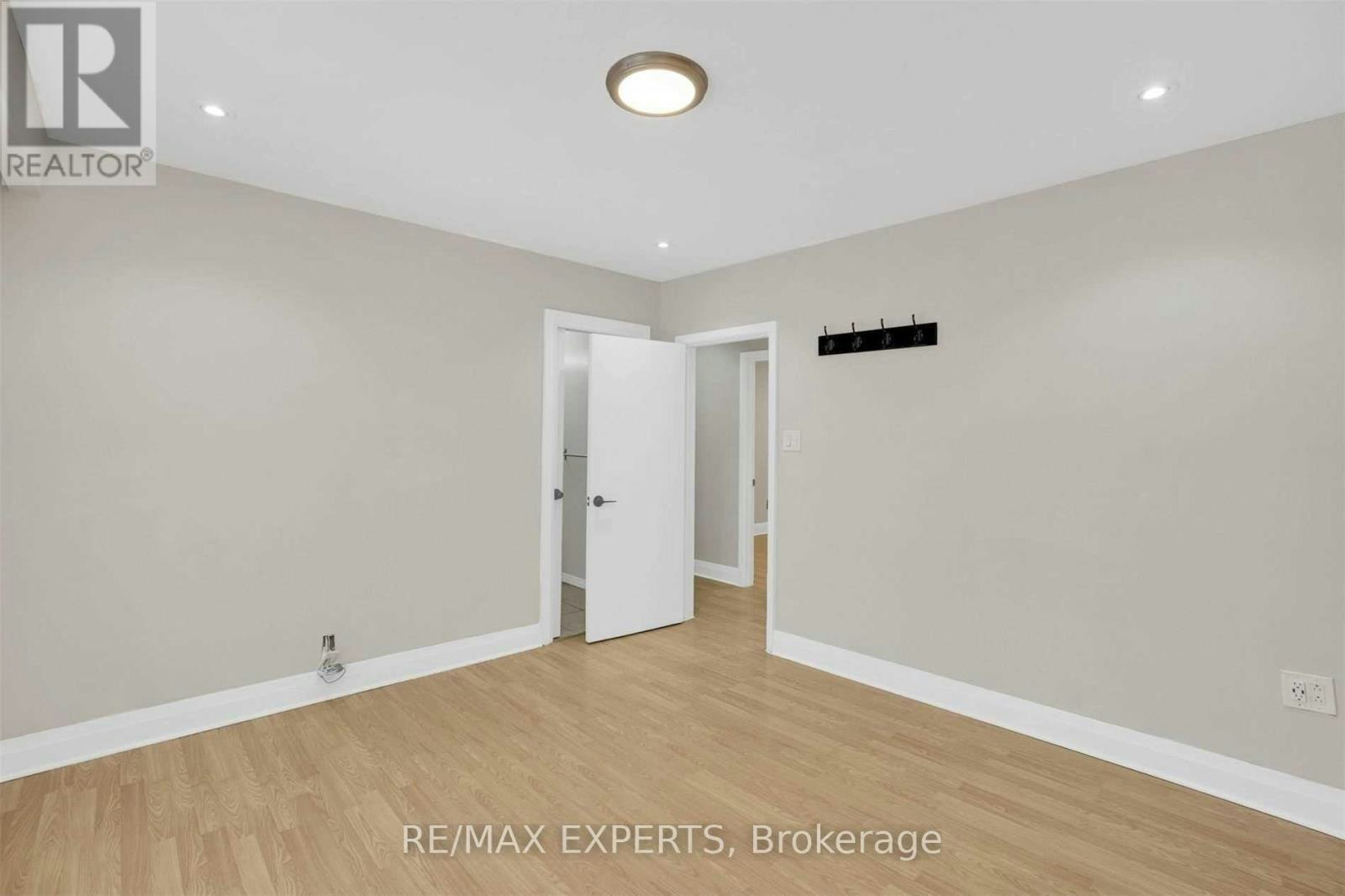 18 Robson Place, Toronto, ON, M2R 2Y3 - 16
