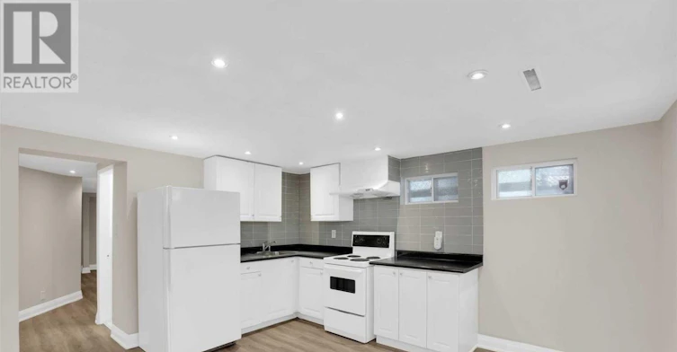 18 Robson Place, Toronto, ON, M2R 2Y3 - 24