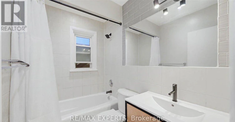 18 Robson Place, Toronto, ON, M2R 2Y3 - 14