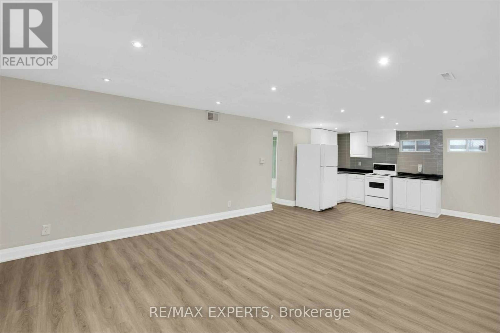 18 Robson Place, Toronto, ON, M2R 2Y3 - 23