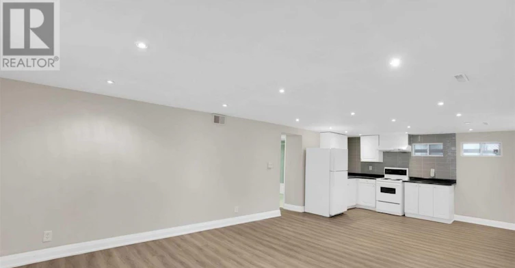 18 Robson Place, Toronto, ON, M2R 2Y3 - 23