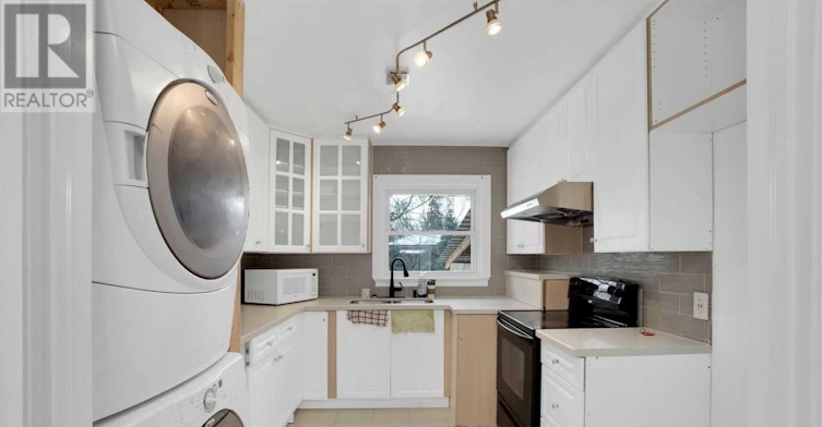 18 Robson Place, Toronto, ON, M2R 2Y3 - 8