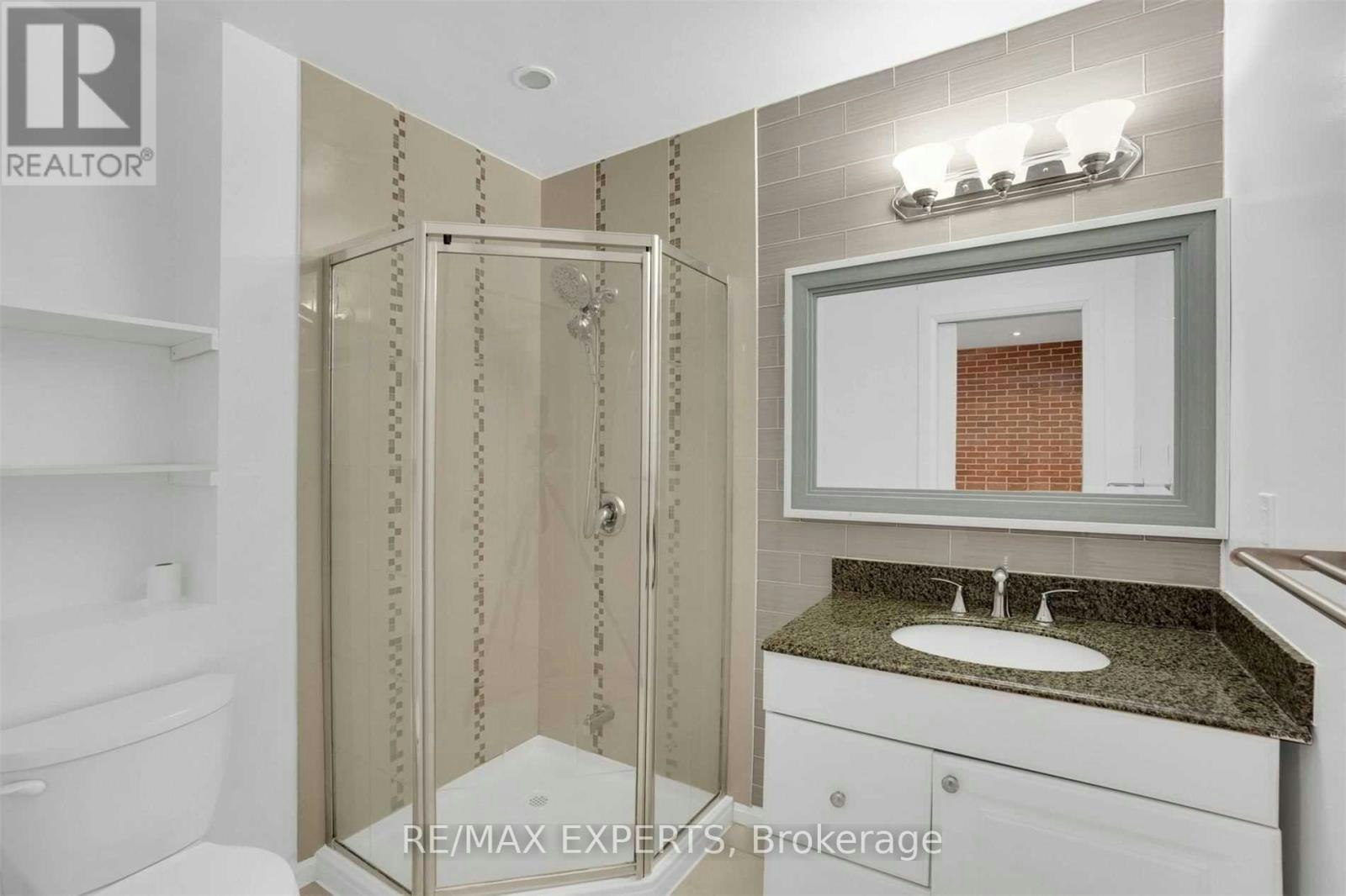18 Robson Place, Toronto, ON, M2R 2Y3 - 17