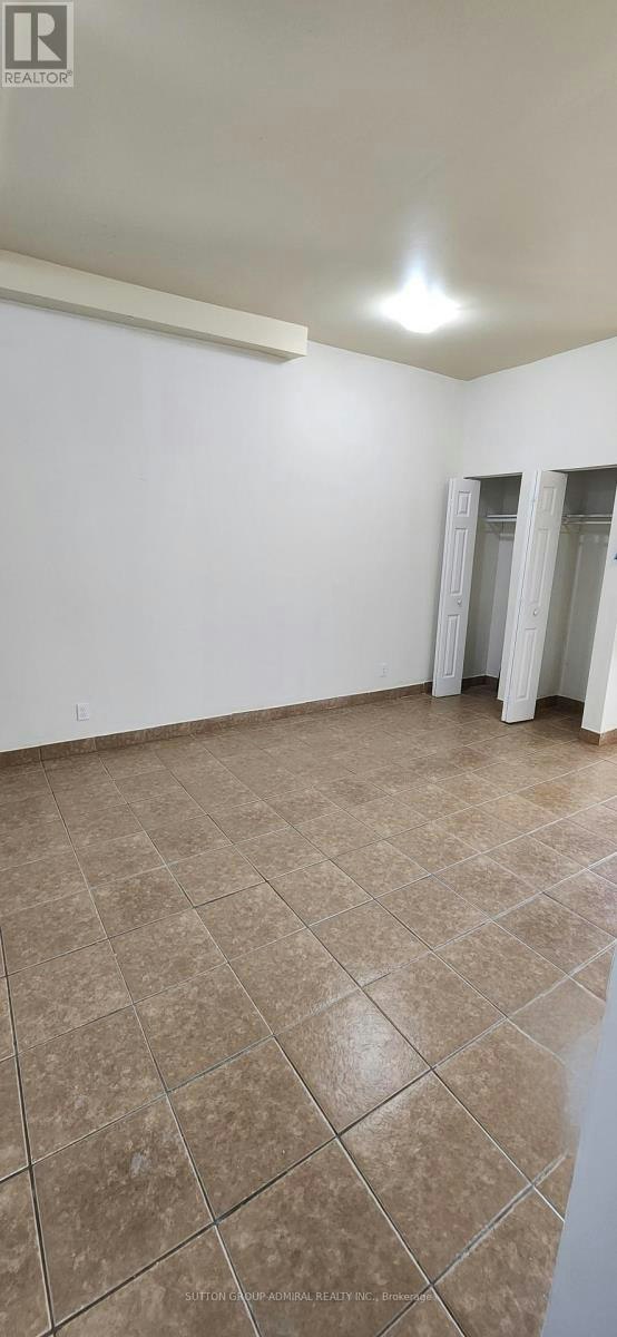 UPPER-1 1040a St Clair Avenue, Toronto, ON, M6E 1A5 - 4