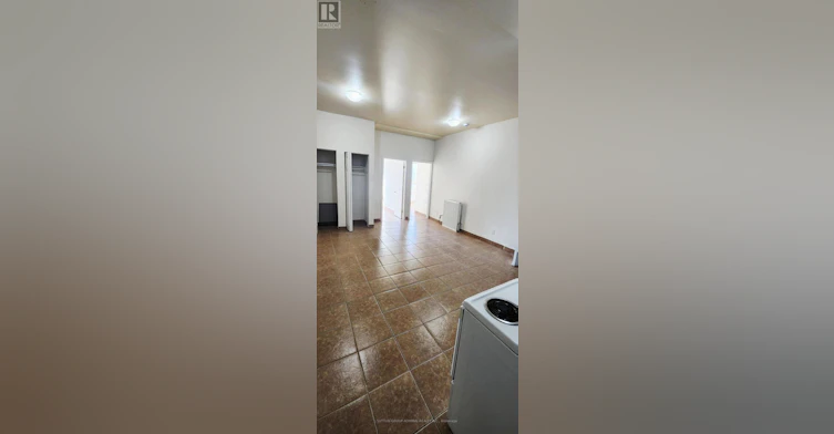 UPPER-1 1040a St Clair Avenue, Toronto, ON, M6E 1A5 - 5