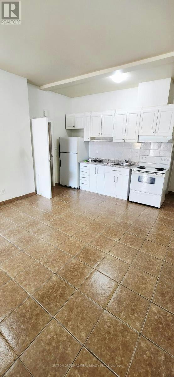 UPPER-1 1040a St Clair Avenue, Toronto, ON, M6E 1A5 - 3