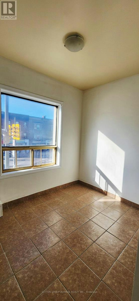 UPPER-1 1040a St Clair Avenue, Toronto, ON, M6E 1A5 - 7