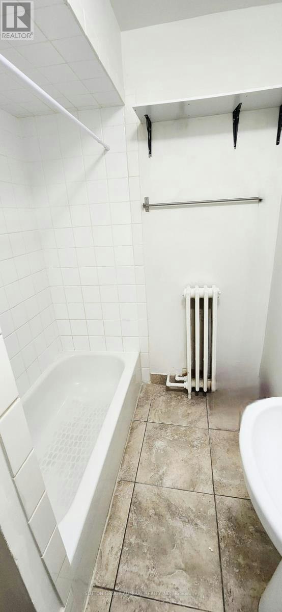 UPPER-1 1040a St Clair Avenue, Toronto, ON, M6E 1A5 - 9