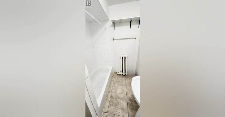 UPPER-1 1040a St Clair Avenue, Toronto, ON, M6E 1A5 - 9