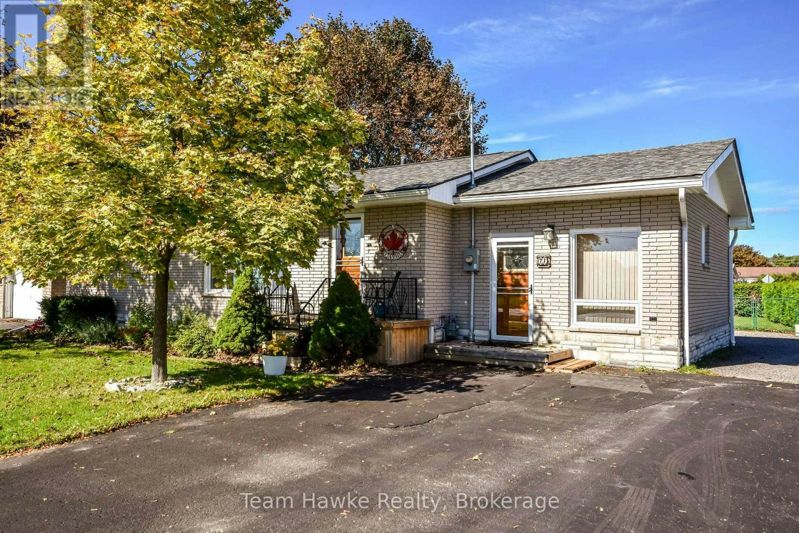 71 Edward Street, Penetanguishene, ON, L9M 1J8