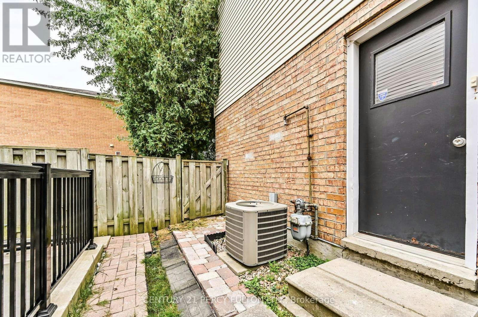 54 Chapel Park Square, Toronto, ON, M1V 2S5 - 2