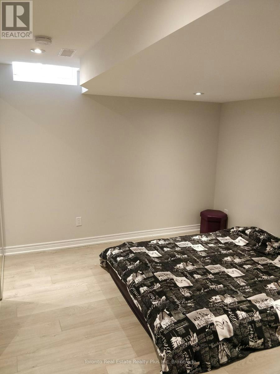 21 Delphinium Avenue, Richmond Hill, ON, L4E 4N6 3