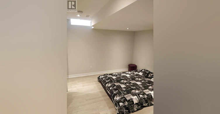21 Delphinium Avenue, Richmond Hill, ON, L4E 4N6 - 3