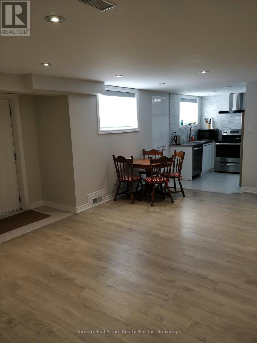 21 Delphinium Avenue, Richmond Hill, ON, L4E 4N6 4