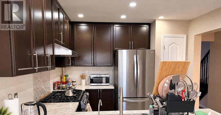 19 Signature Lane, Brampton, ON, L7A 0T2 - 3