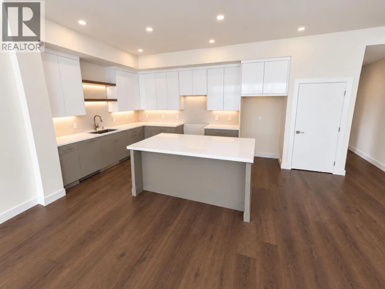 3748 Morningside Drive, West Kelowna, BC, V4T 0B1 - 3