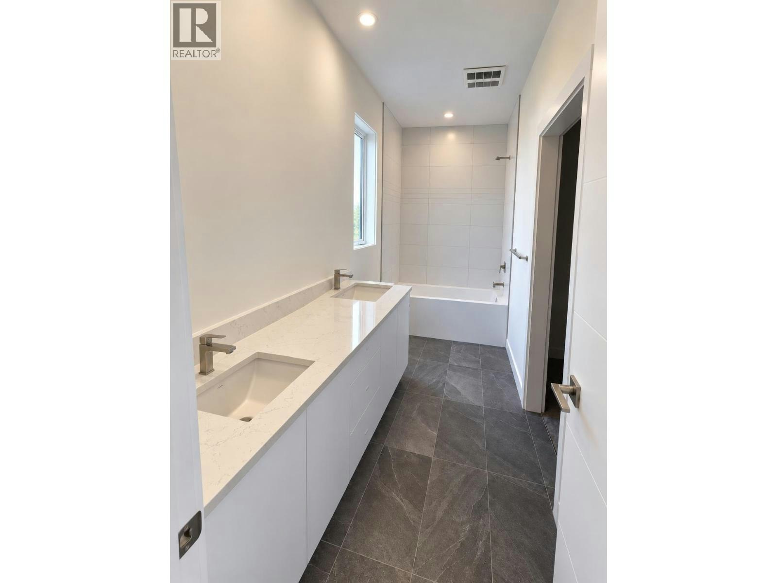 3748 Morningside Drive, West Kelowna, BC, V4T 0B1 - 4