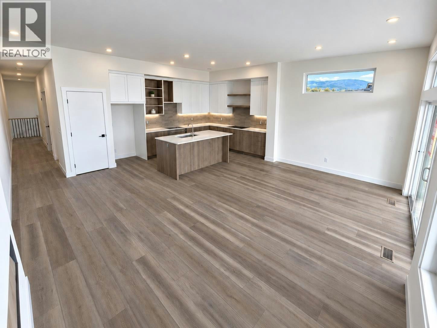 3746 Morningside Drive, West Kelowna, BC, V4T 0B1 - 3