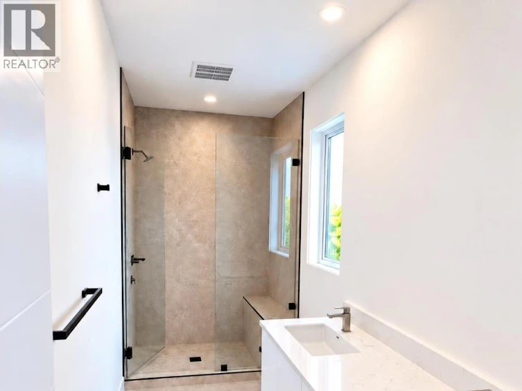 3746 Morningside Drive, West Kelowna, BC, V4T 0B1 - 5