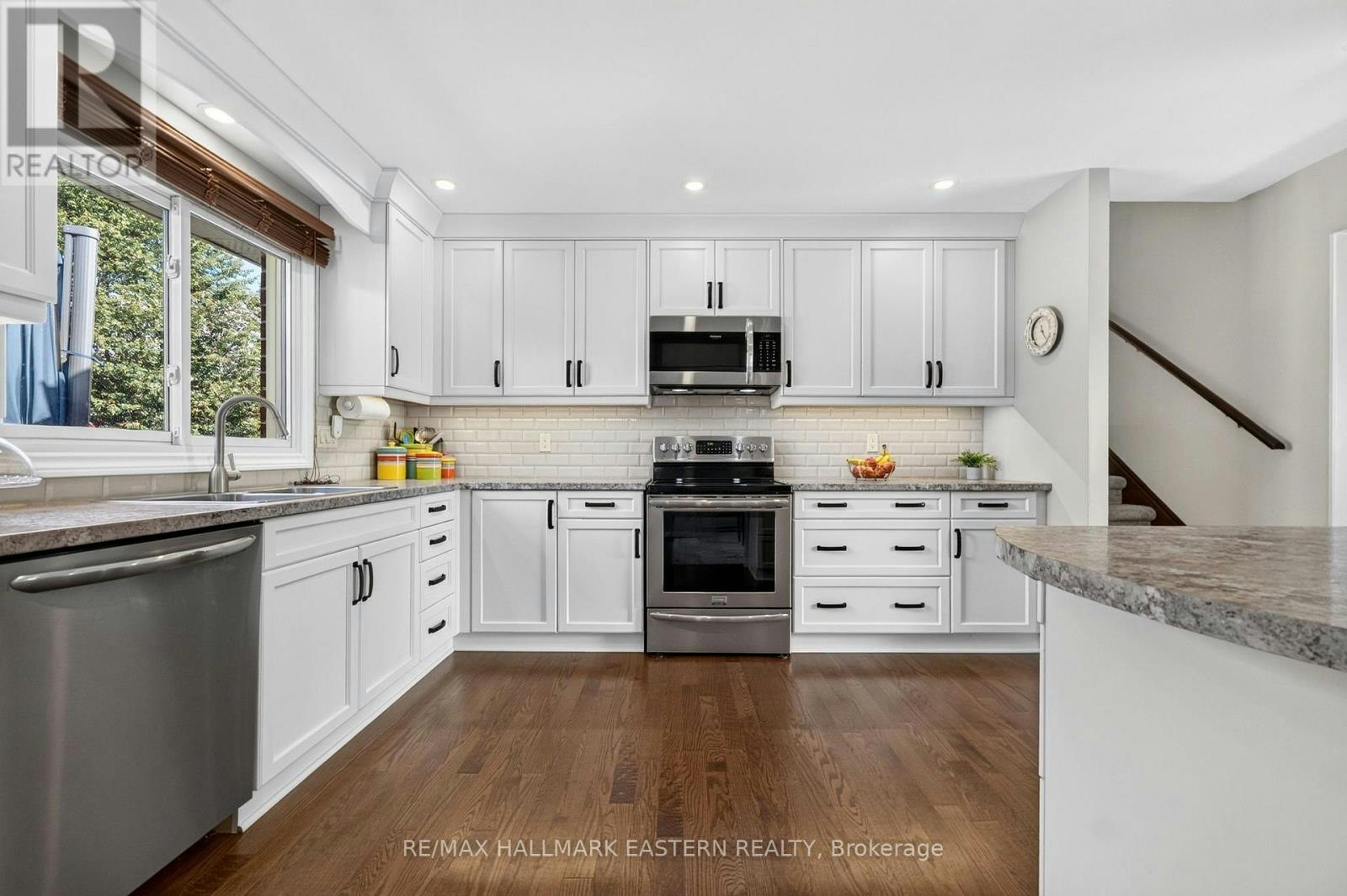 2296 Kawartha Heights Boulevard, Peterborough, ON, K9K 1P4 - 9