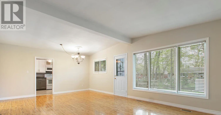 105 Queen Street, Tillsonburg, ON, N4G 3H4 - 4